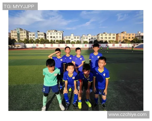 在绿茵场上感恩每一位队友与支持者的足球之旅